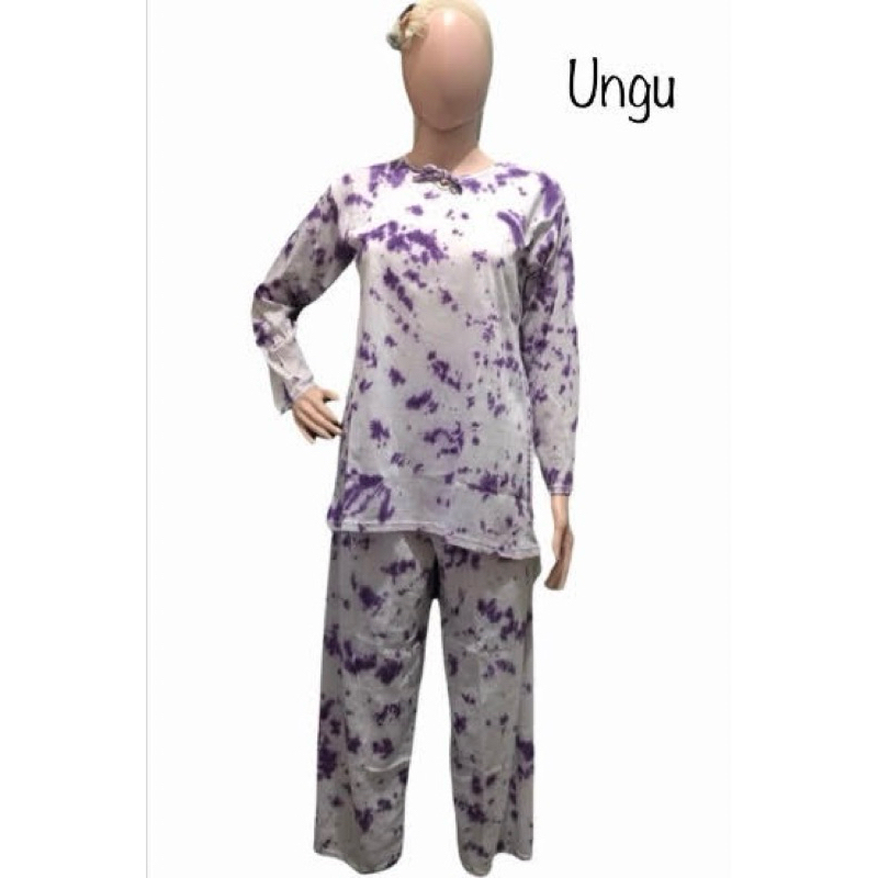 Setelan Kaos Wanita