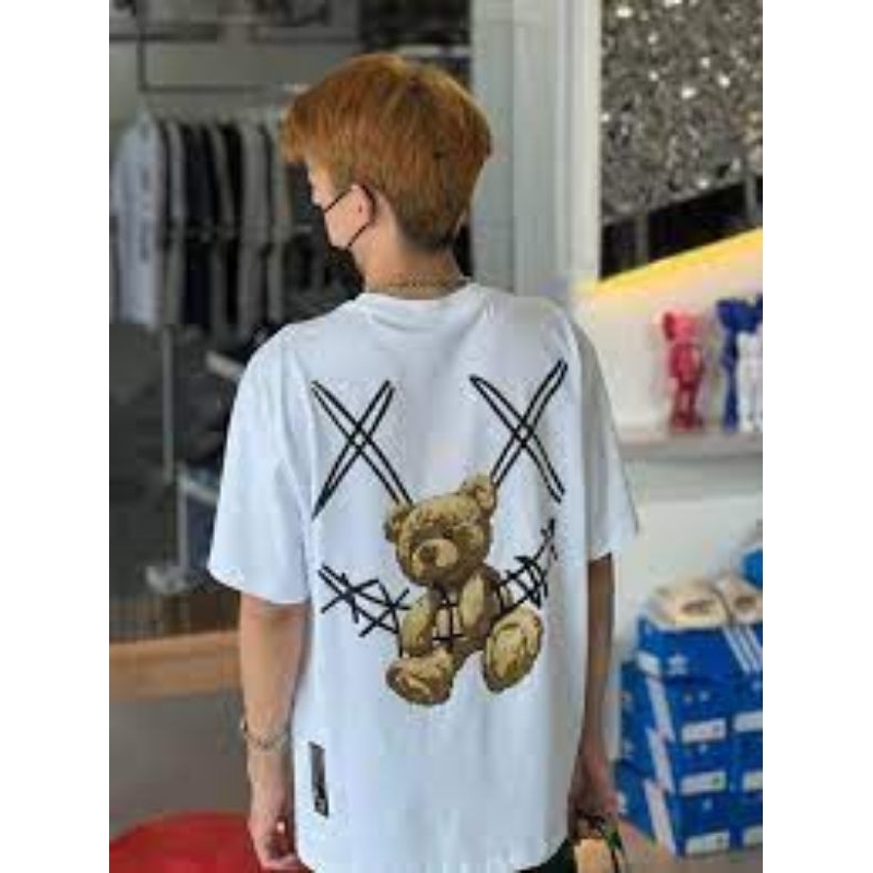 Ric Hanging Teddy Smiley white Tee