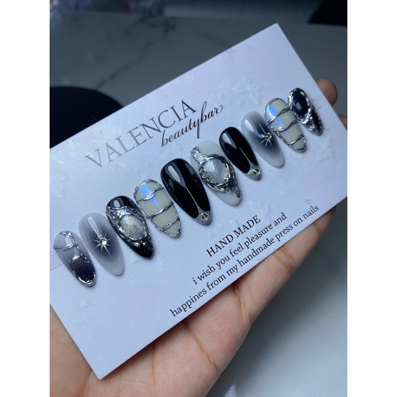 press on nails black sliver
