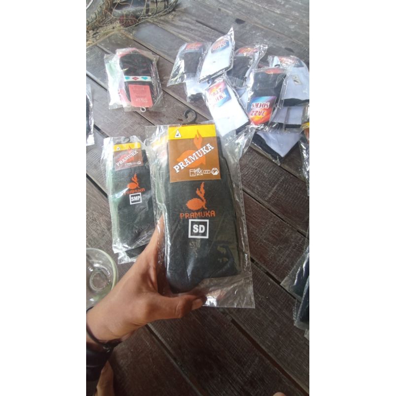 kaos kaki pramuka