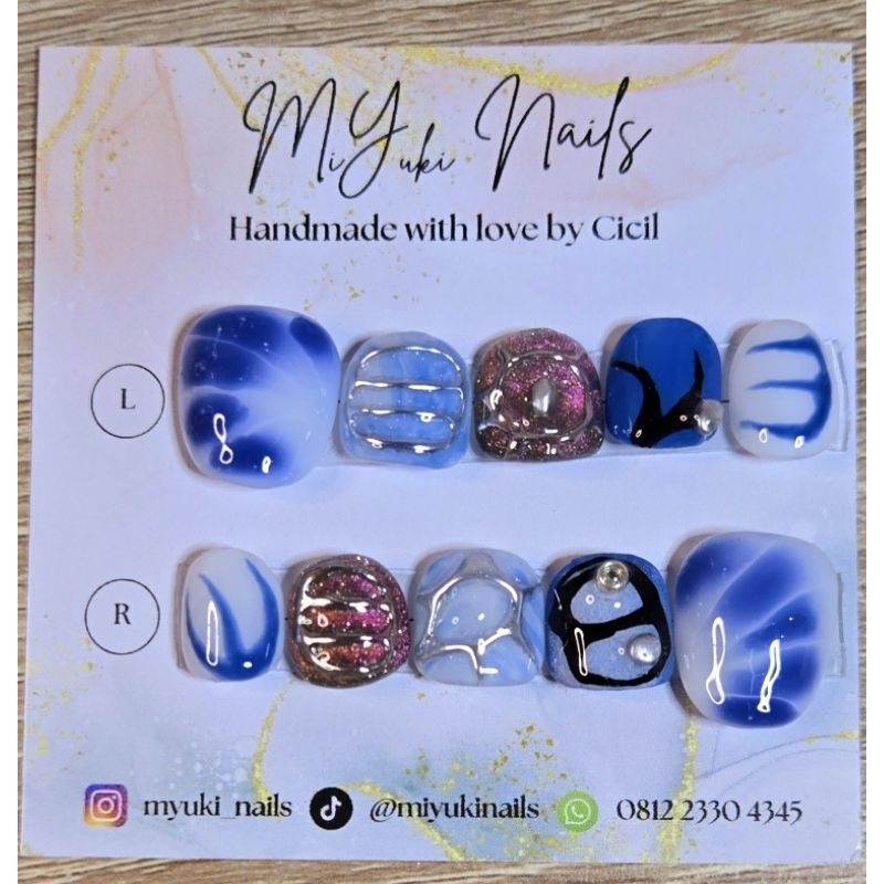 PRESS ON NAILS Y2K ABSTRAK