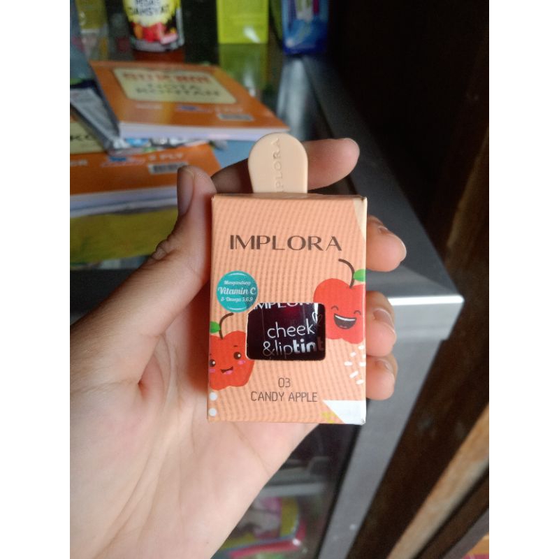 Lip tin implora