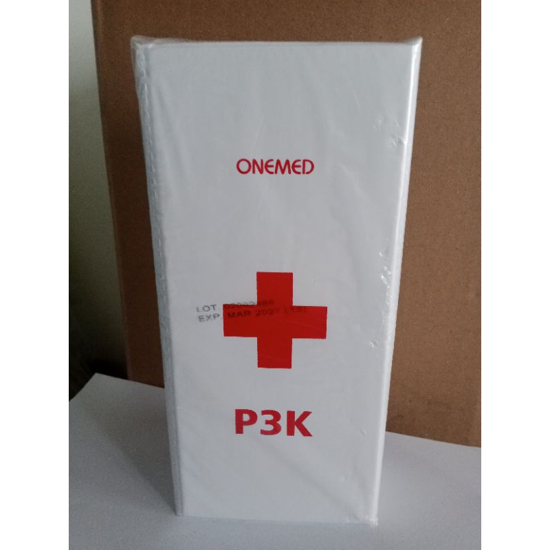 P3K First Aid putih + isi