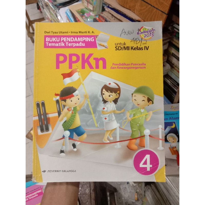 Buku Pendamping PPKn 4 SD.Kurikulum 2013.