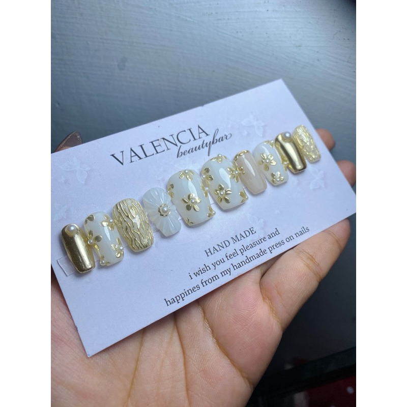 press on nails white gold