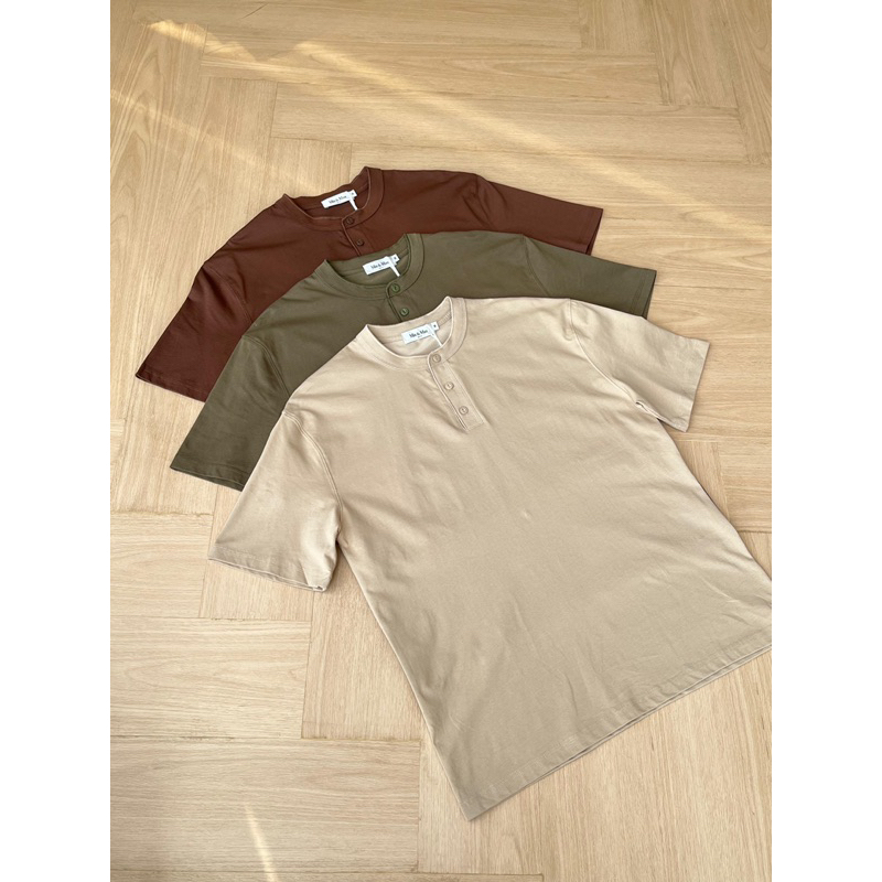 COLLARLESS POLO MAN | ATASAN PRIA