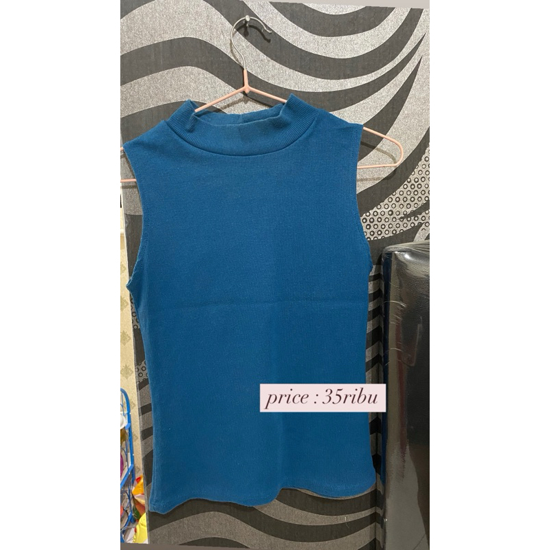 Atasan Tanpa Lengan Biru