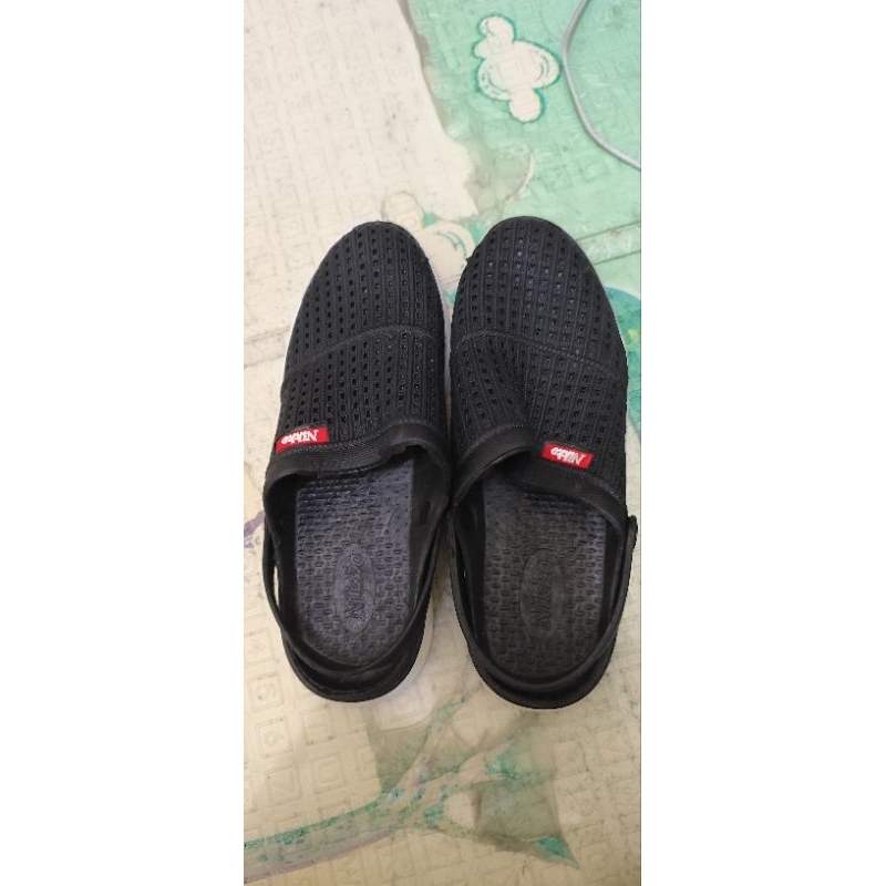 sendal pria nikkon size 42