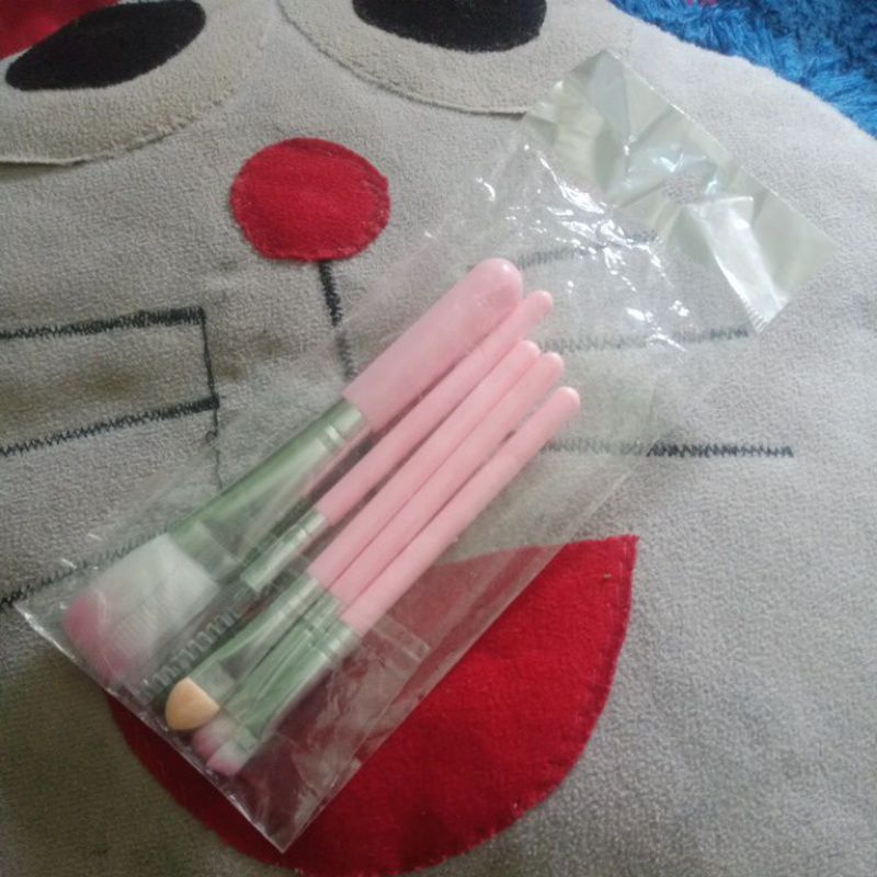 Kuas make up lengkap