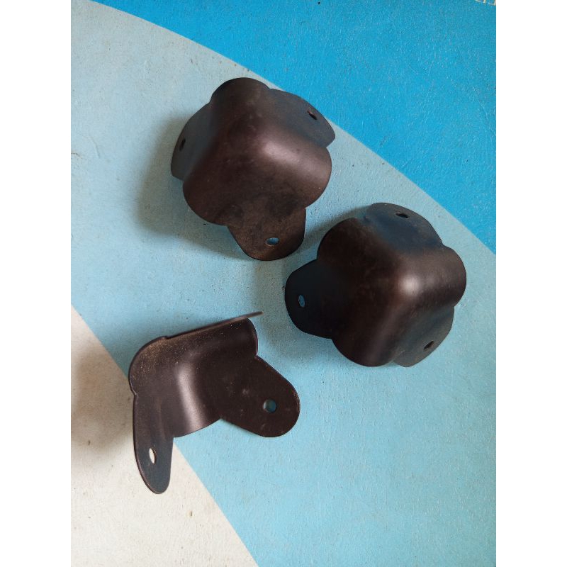 Sudut BOX plat besi