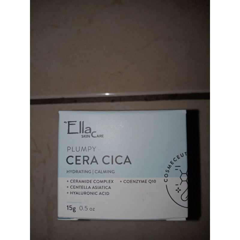 Moist ella cera cica
