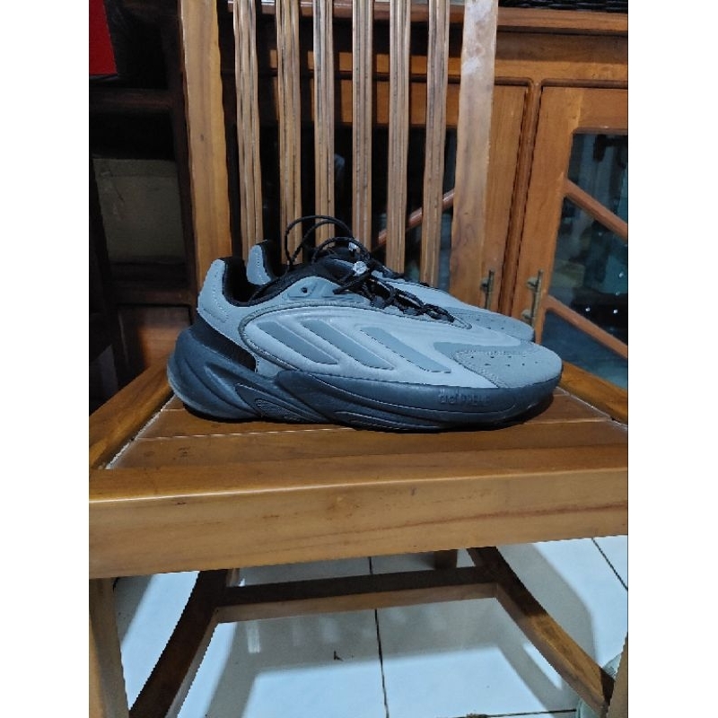 Adidas Ozelia