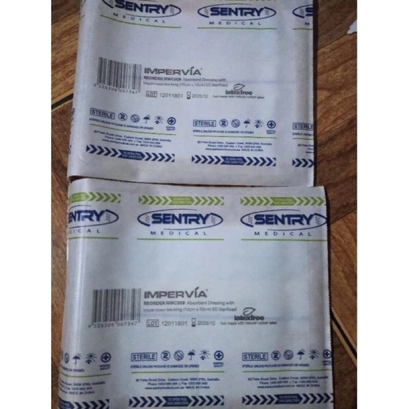 Impervia absorbent dressing 10cm x 10cm