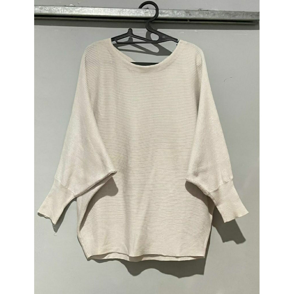 Sweater Lengan Batwing
