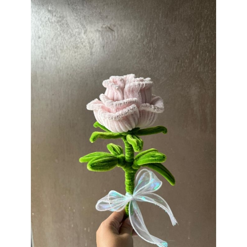 Bunga mawar medium kawat bulu