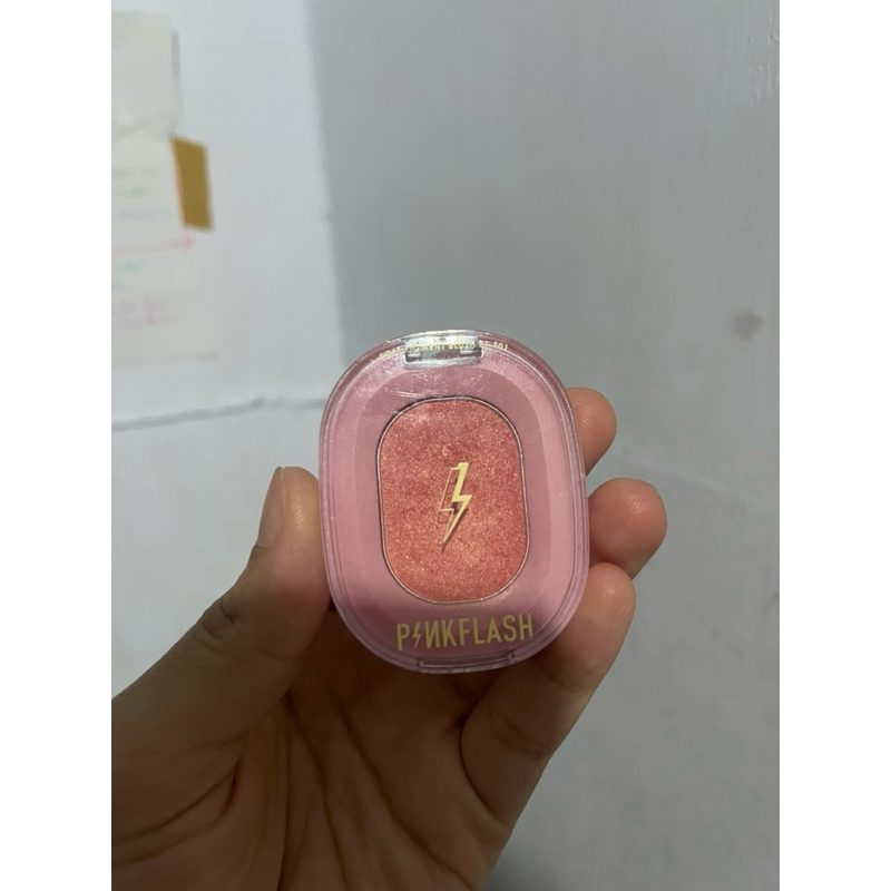 blush on emina