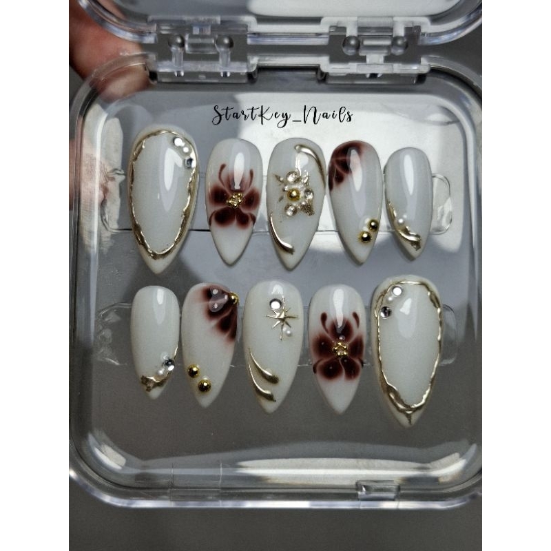 Press On Nails edisi lebaran