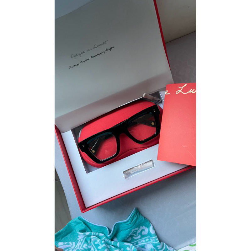 optique de lunet glasses