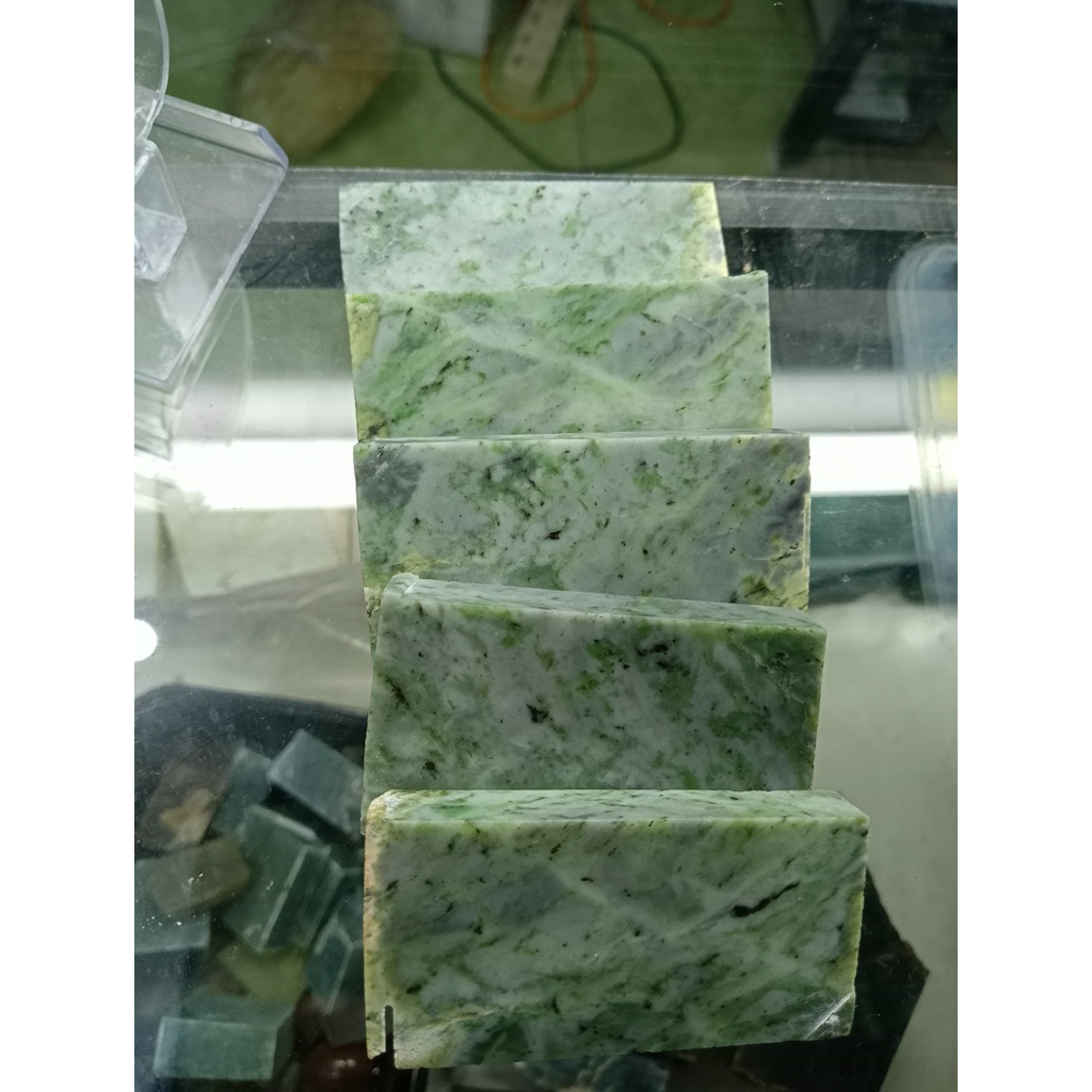 bahan batu giok nephrite Aceh