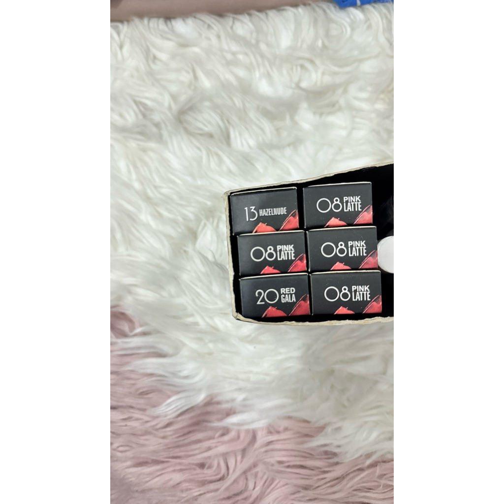 lipstik implora