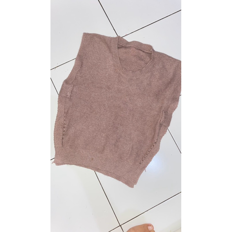 knit vest