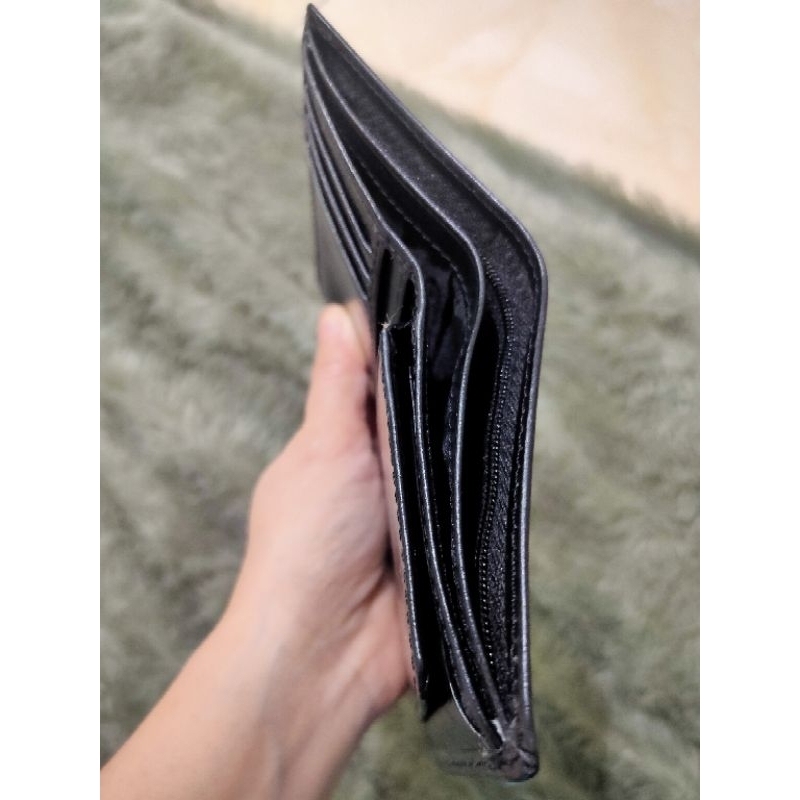dompet hitam