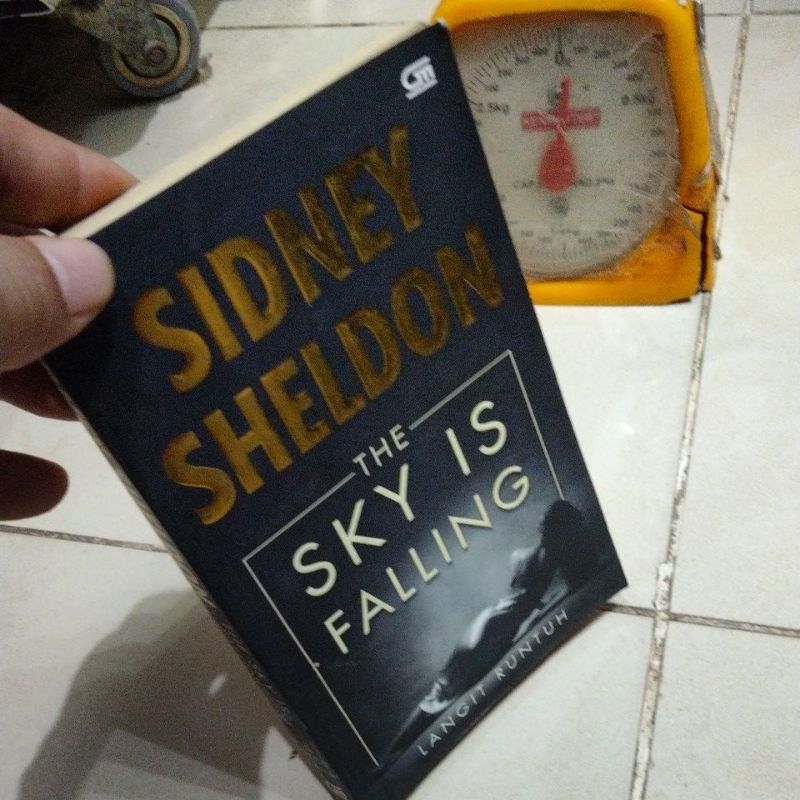 THE SKY IS FALLING LANGIT RUNTUH SIDNEY SHELDON