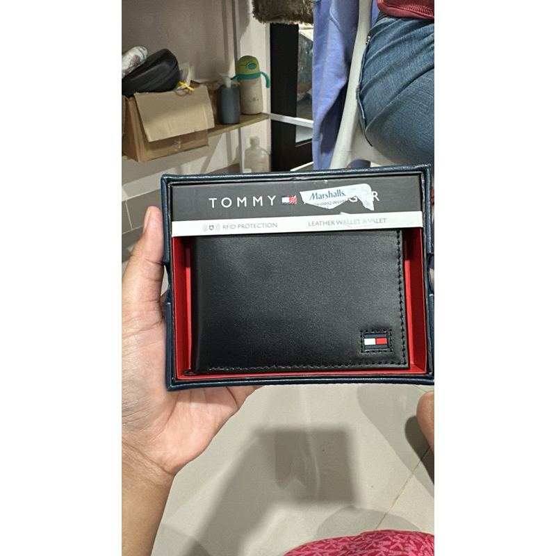 TH wallet Man