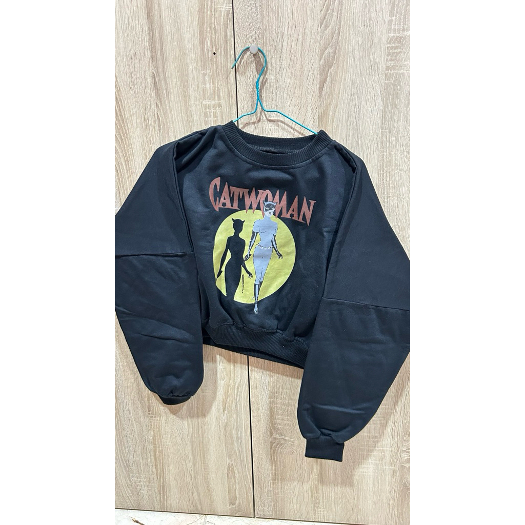 sweater hitam