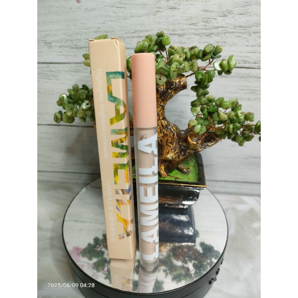 LAMAEILA  CONCEALER
