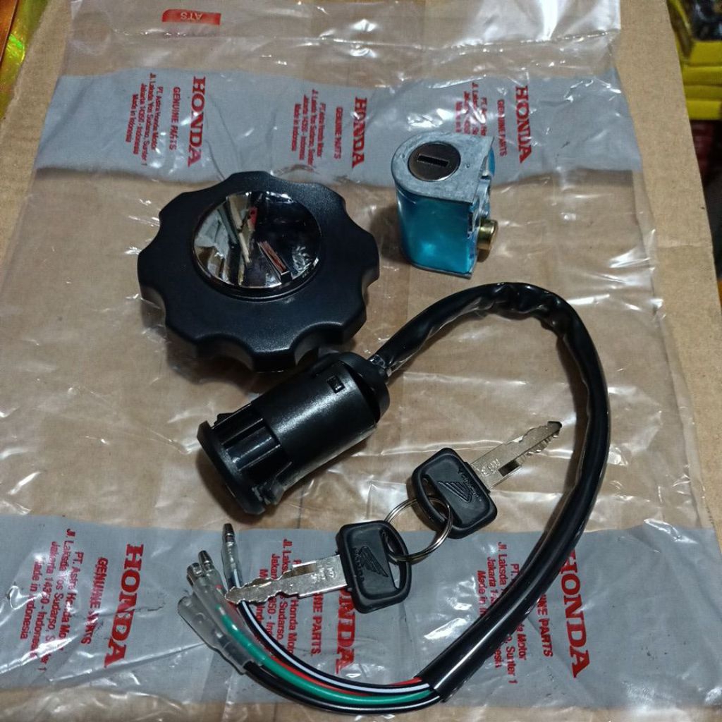KUNCI KONTAK SET WIN 100