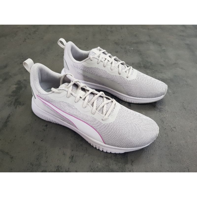 sepatu running size 44.5 (29 cm)