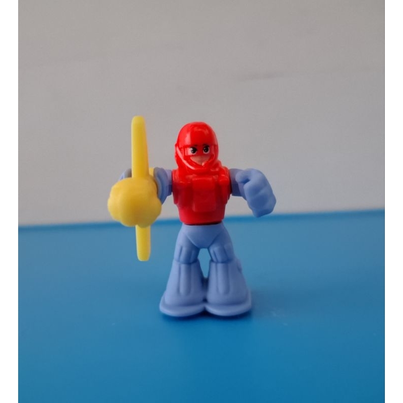 Mainan Kinder Joy Robot Merah