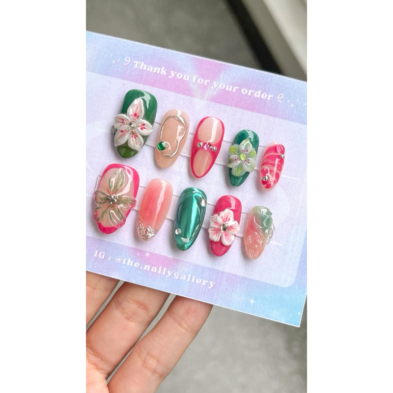 custom press on nails by the.nailygallery