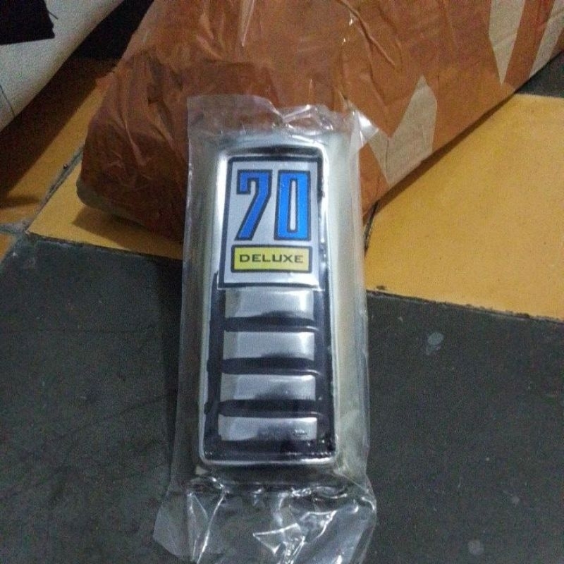 Emblem logo C70 panel C70 panel dasi