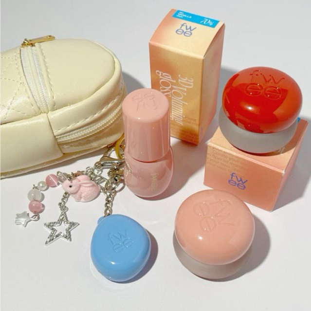 [co] fwee volumizing gloss