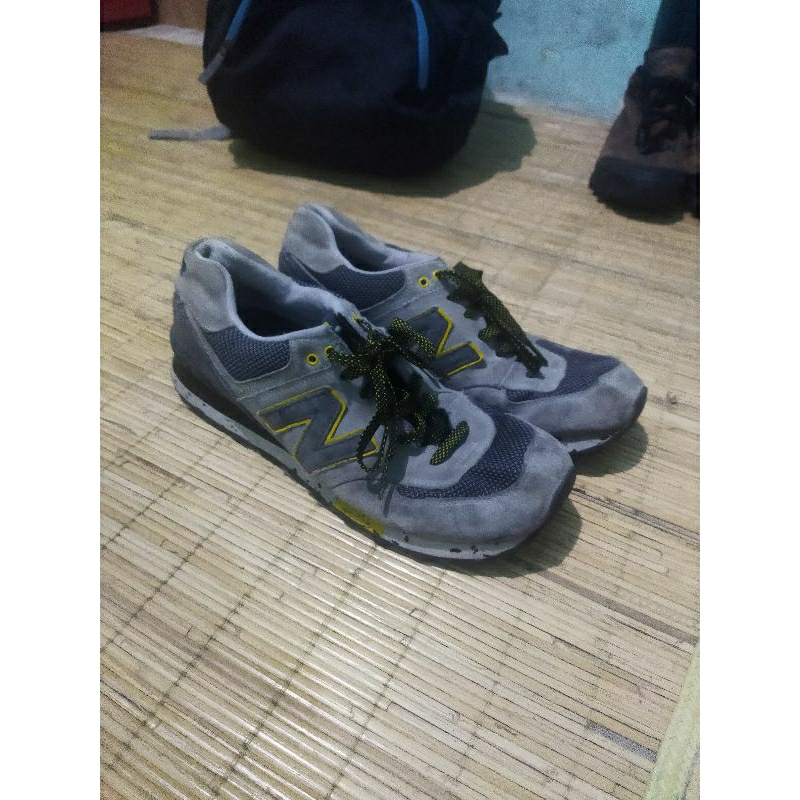 nb sepatu