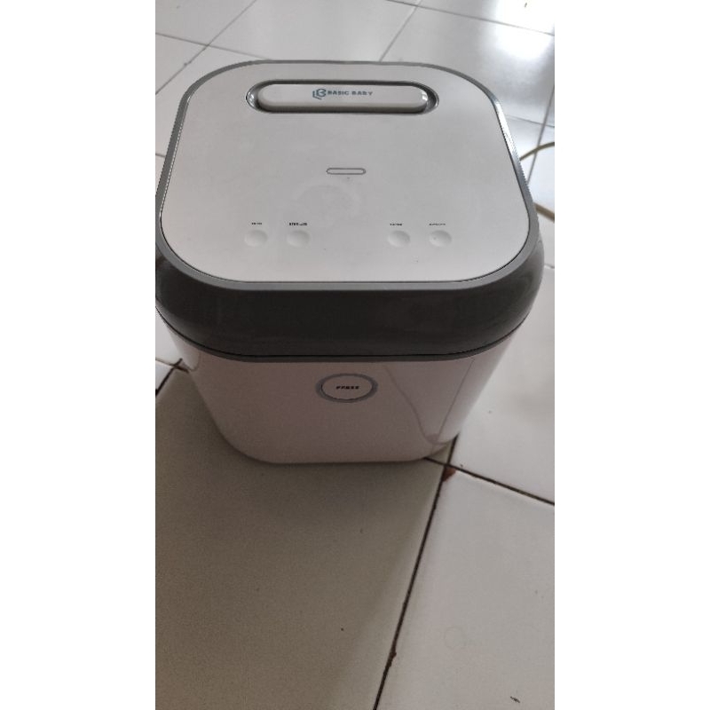 Preloved Basic Baby B-UV Box Sterilizer