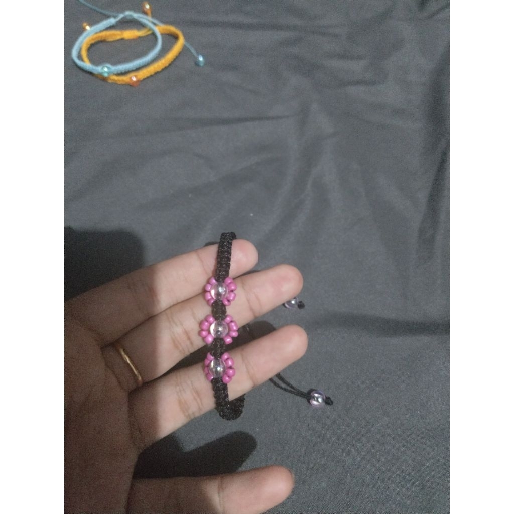 GELANG ANYAM
