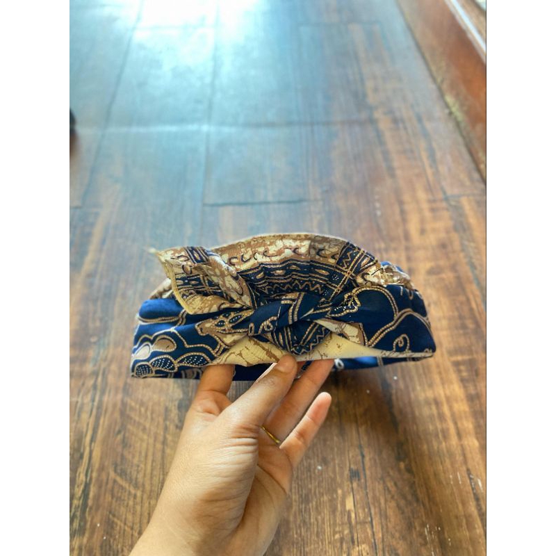 Udeng jadi motif batik
