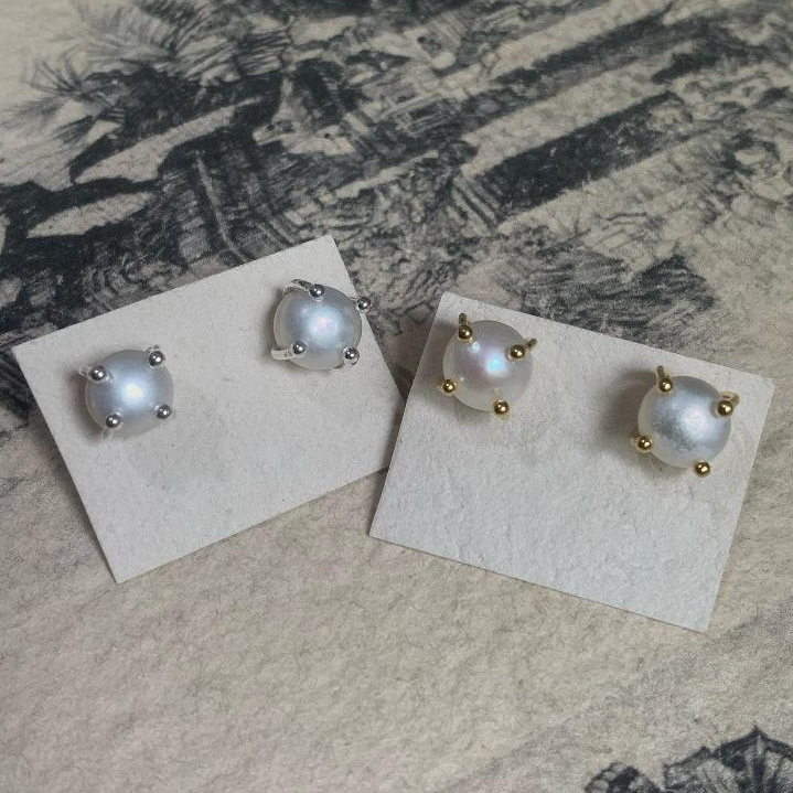 Pearl Claw Stud - Sterling Silver