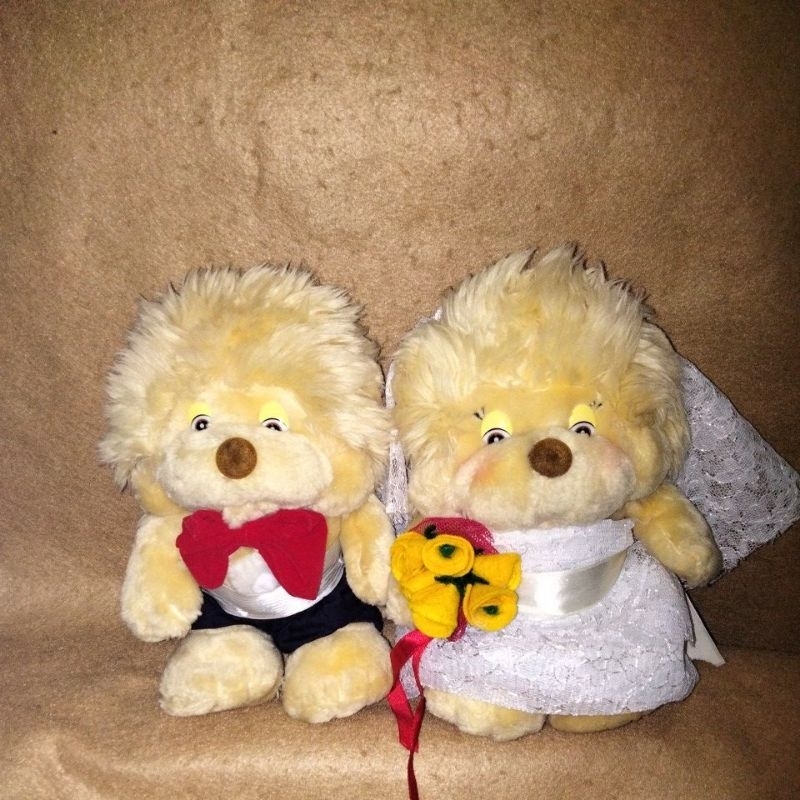 Buzzy bear wedding couple vintage
