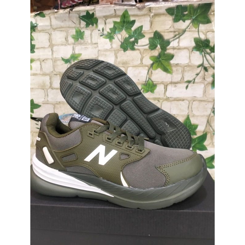 sepatu pria