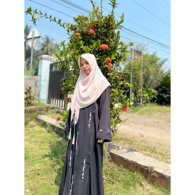 Abaya Amira
