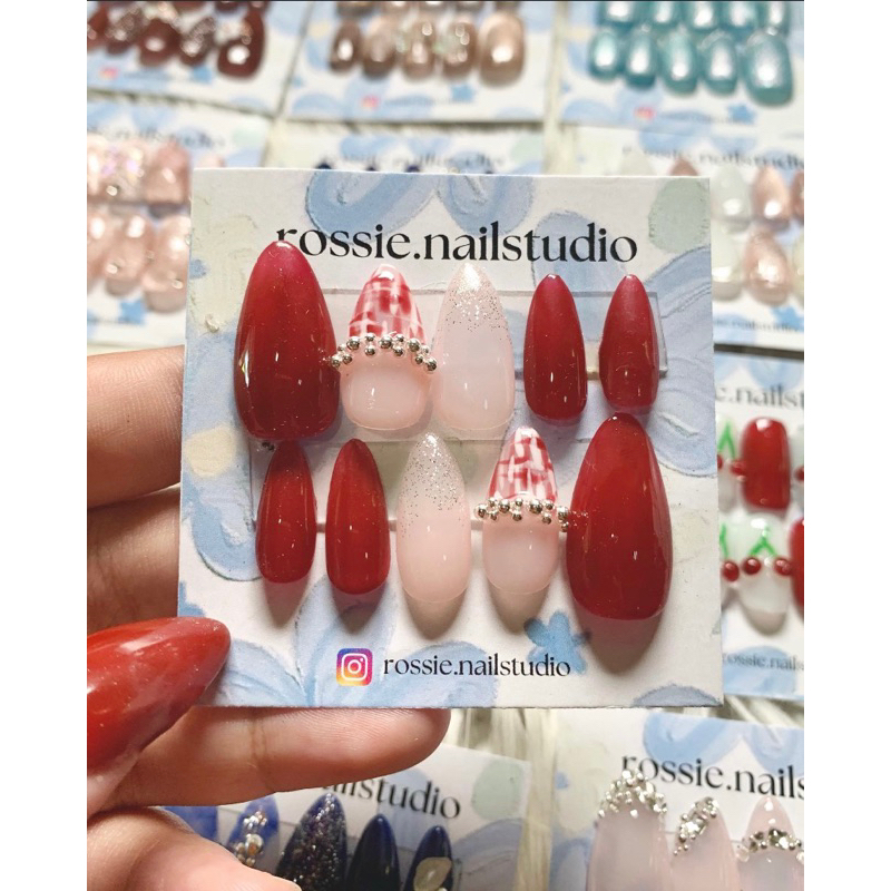 press on nails maroon garis