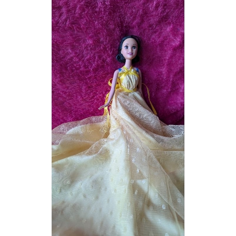 Barbie snow white disney