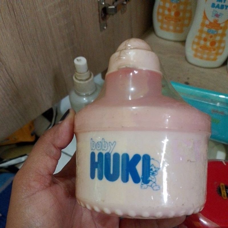 tempat susu huki