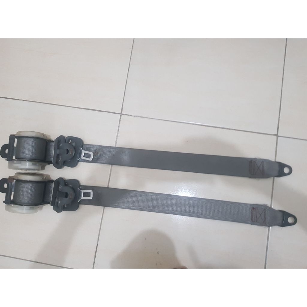 Sepasangsabukpengamandepan
