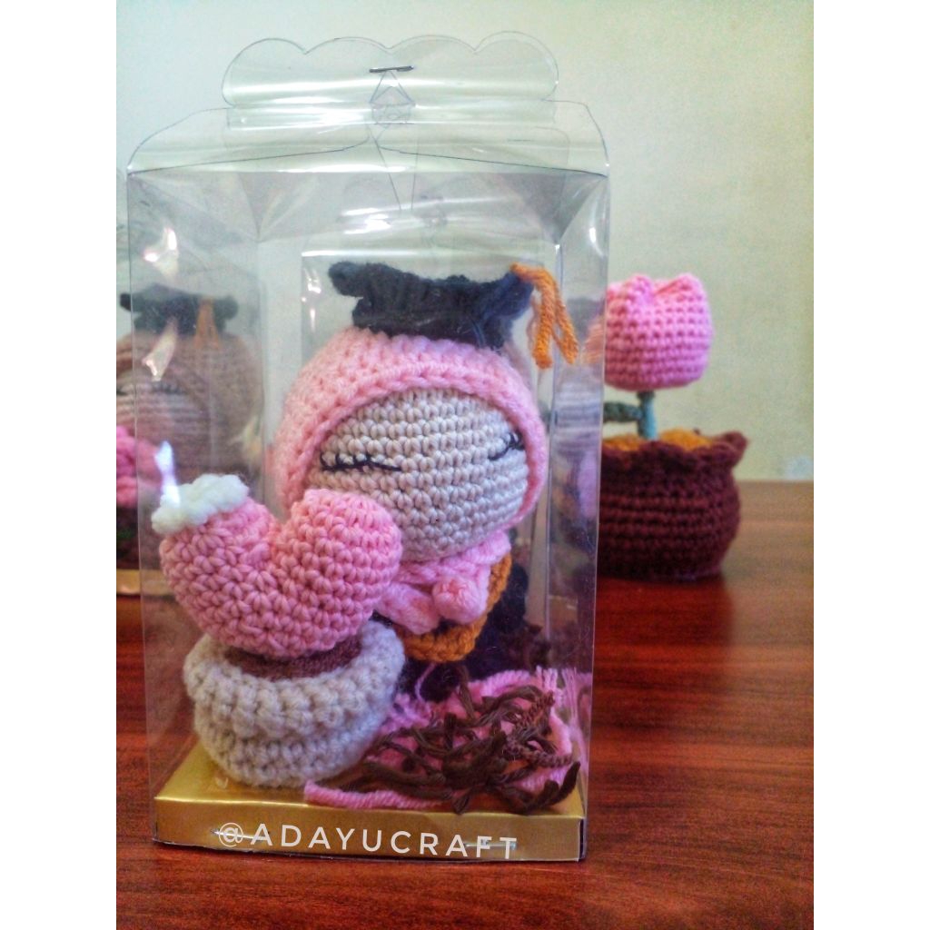 [adayucraft]boneka wisuda rajut