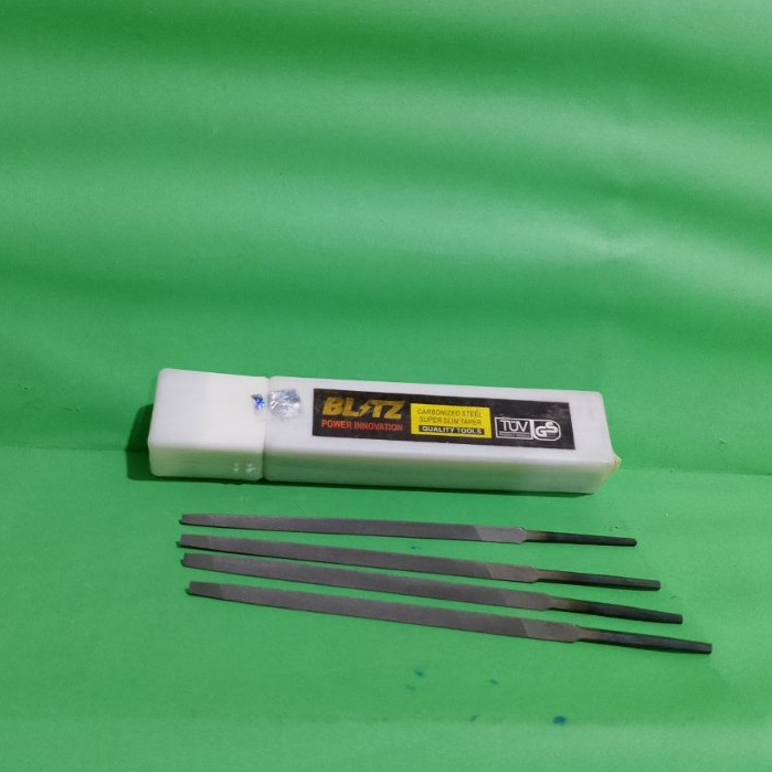 Kikir Segitiga 4Inch 4'' 4In Blitz Box HARGA PER PCS